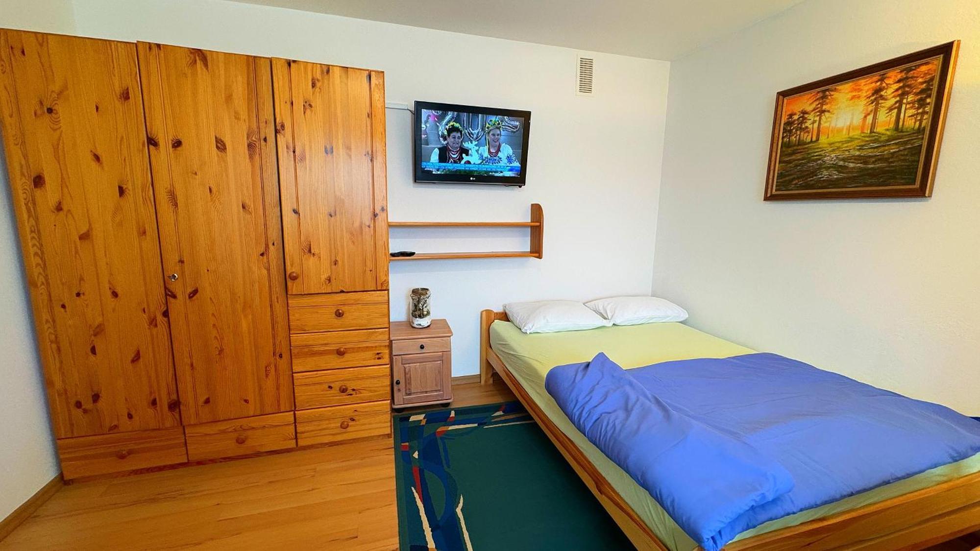 Family Room,1702462936:JPEG